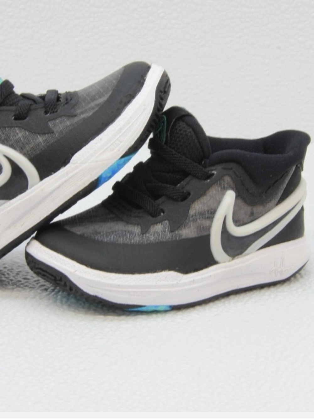Nike Kids Black and Gray Sneakers